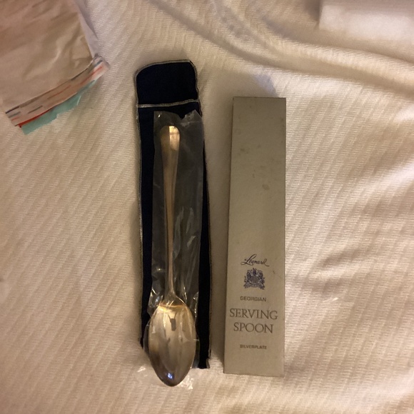 Silverplate serving spoon - Picture 1 of 1